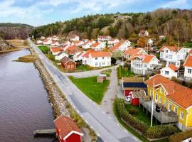 1 Bedroom Stunning Home In Tanumshede