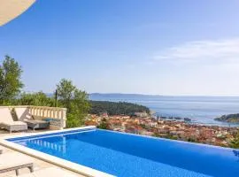Amazing Home In Makarska