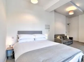 Modern new redeveloped studio Apartment in Clacton