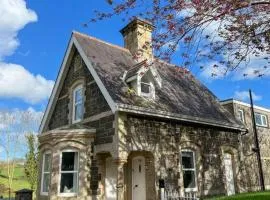 Luxury Large Group Accommodation with Hot Tub