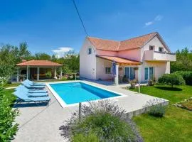 Awesome Home In Dugopolje With Sauna