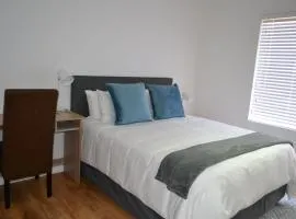 1 Kiaat Suites