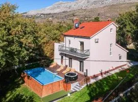 3 Bedroom Awesome Home In Srinjine