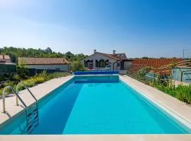 3 Bedroom Beautiful Home In Ruzici