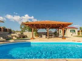 Beautiful Home In Zemunik Gornji