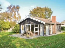 Three-Bedroom Holiday Home In Esbjerg V
