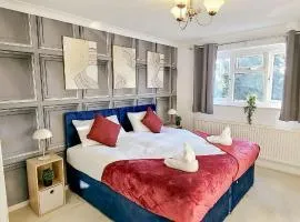Chelmsford Comfort Retreat Spacious 4 Bedroom Sleeps 7 Free Parking