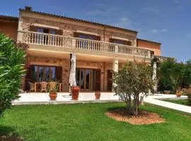 Villa in Mallorca with Sea Views and Pool