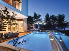 Gorgeous Home In Slatine With Wifi