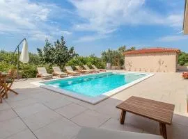 Amazing Home In Sukosan