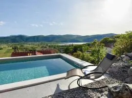 Stunning Home In Donji Prolozac