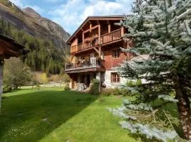 CASA-Chalet Brizolée lake-view chalet in Tignes close to ski area