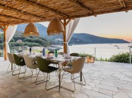 Villa Mare di Spartaia, hotel v destinaci Procchio