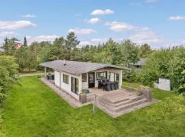 Four-Bedroom Holiday Home In Juelsminde