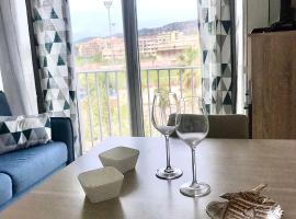 Studio direct plage, hotel em Le Lavandou