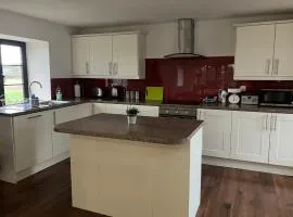 Berryhill West Steading - Peterhead - 3 bedroom 2 bathroom self-catering - Sleeps 5 - Private off-road parking - Yard & Shed - Suit Contractors - Newly Refurbished - Underfloor Heating - Drying Room - Golf Driving Range - Cafe - Extensive Footpaths