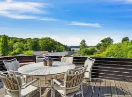 Gorgeous Home In Børkop With Kitchen