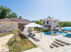 4 Bedroom Lovely Home In Cilipi