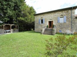 Gite le Sagnac 4 personnes, hotel in Sauzet
