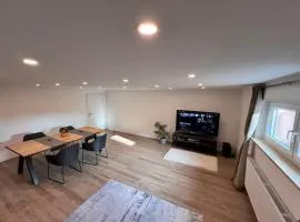 Neu! Große Ferienwohnung 3 Zimmer mit Küche und Bad, 90 qm mit Netflix und PS5