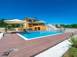 Awesome Home In Sumber