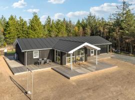 4 Bedroom Awesome Home In Blokhus, hotel in Blokhus