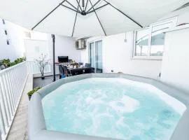 Sea Breeze, Spacious 2-Bedroom LUX Seaside Apartments