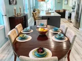 Delux 3BR House with Pool 3 Minute walk to Beach
