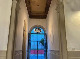 Hostal VELVET PLAZA, Pension in Santa Ana