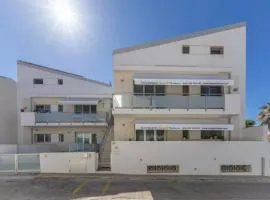 Spacious apartment with sea view in Punta Secca