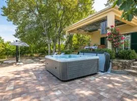 Amazing Home In Ostrobradic