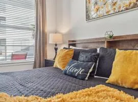 Walk to Braves, King bed, Mercedes Benz Stadium
