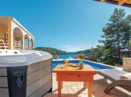 Gorgeous Apartment In Karbuni With Wifi