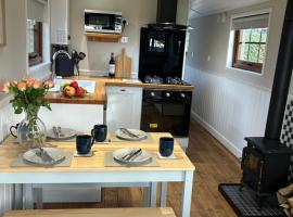 Shepherd's Retreat, hotel with hot tubs in Balderton