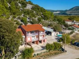 Nice Apartment In Stasevica With Wifi