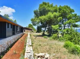 Awesome Home In Dragove With Wifi