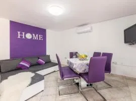 Amazing Apartment In Pavicini With Wifi
