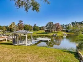 Walk to Marina! Prosperity Home w/ Screened Porch