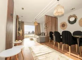 Luxury Flat Pyramidsview