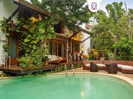 Luxury Villa in Cozumel with Pool & Hot Tub, hotell i Cozumel