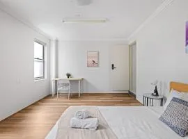 Detached Double Room in Revesby - Tranquil Place - Shared Bathroom