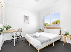 Modern Queen Room - Private Spot at Revesby - Shared Bathroom