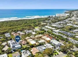 Beautiful Three-Story Villa footsteps to the Beach