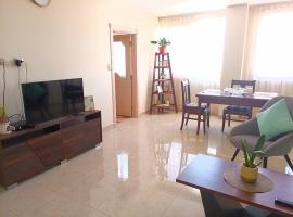 Departamento acogedor, excelente vista y ubicación, Hotel in Cochabamba