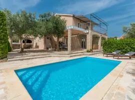 Holiday Home Dobropoljana V