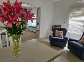Blossom Cottage - Cosy Retreat