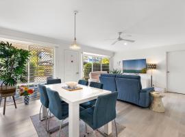 Renovated 2 Bedroom Ground Level Villa in Noosaville, hotel in Noosaville