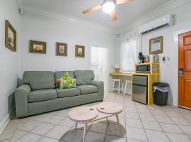 Atocha Cottage - Harbor Walk Hideaways, hotel i Key West