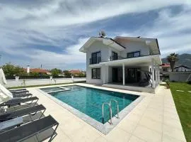 Villa's Tomris