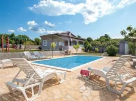 Two-Bedroom Holiday Home In Valtura